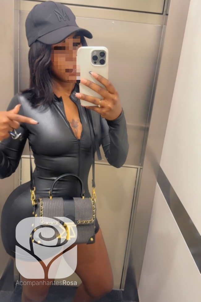 Acompanhantes Faro. Acompanhantes de Luxo Faro. Foto da Acompanhante de Luxo Acácia Magalhães 911704972. Atualmente disponível Faro | Picture Verified Escort