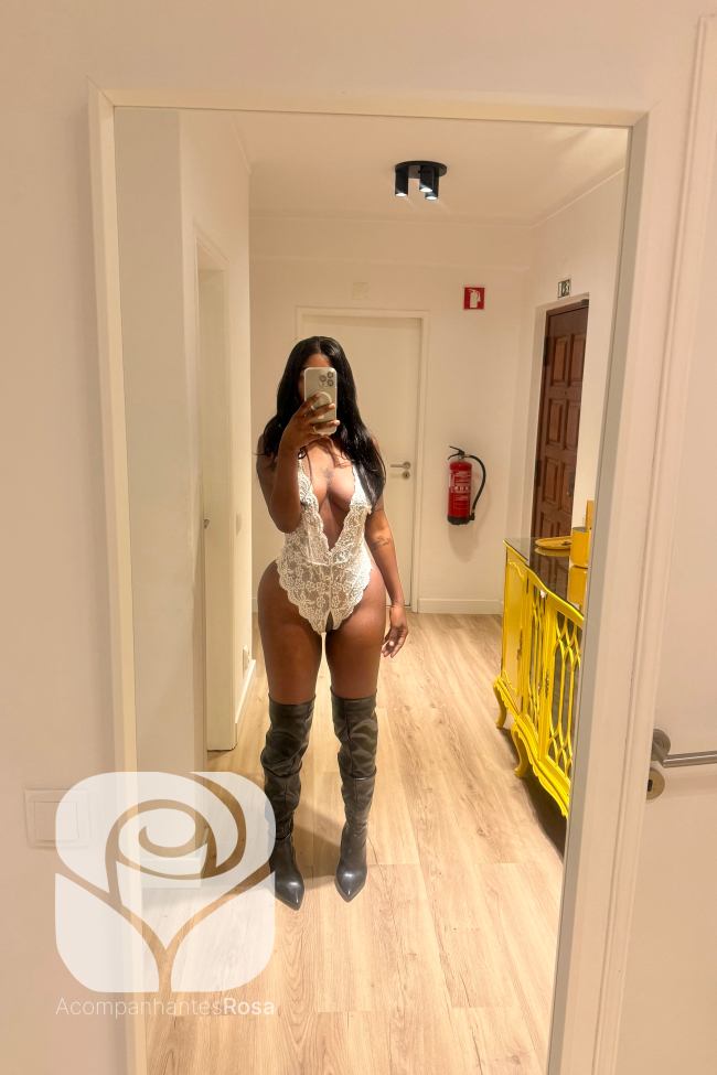 Acompanhantes Faro. Acompanhantes de Luxo Faro. Foto da Acompanhante de Luxo Acácia Magalhães 911704972. Atualmente disponível Faro | Picture Verified Escort